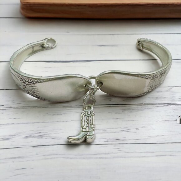 Vintage Artisan Silver Plated Silverware Spoon Bracelet With Western Boot Charm - Picture 3 of 16